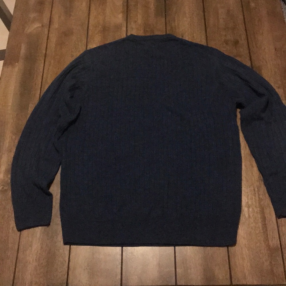 V Neck Sweater-Large - Picture 6 of 6